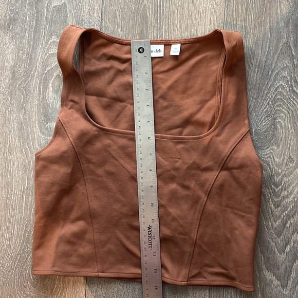 Aritzia Brown Crop Top - Picture 4 of 5
